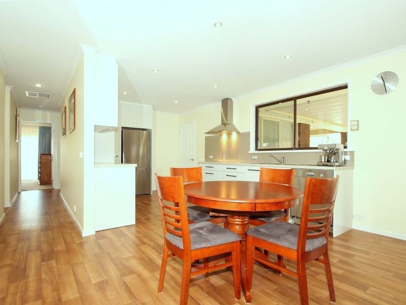 10 Guildford Close, Salisbury Heights SA 5109