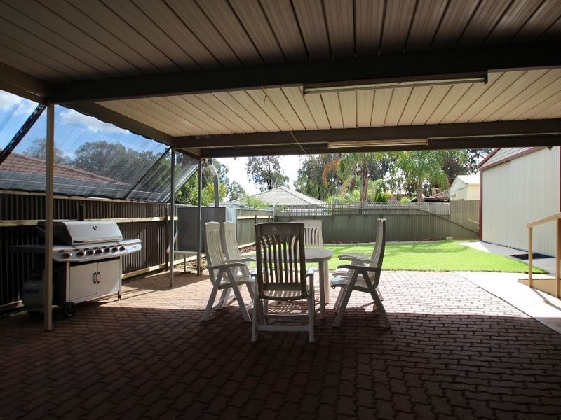 10 Guildford Close, Salisbury Heights SA 5109