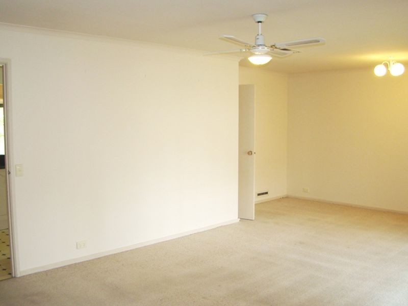 8 Holmeswood Court, Para Hills West SA 5096