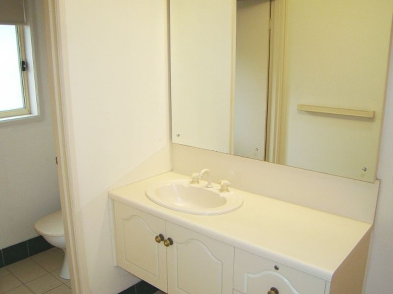 8 Holmeswood Court, Para Hills West SA 5096