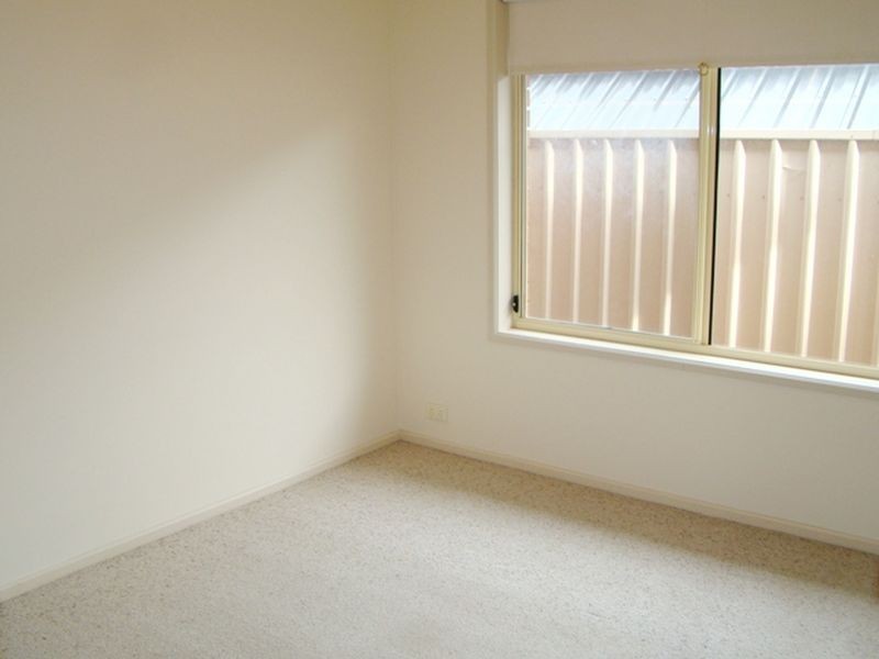 8 Holmeswood Court, Para Hills West SA 5096