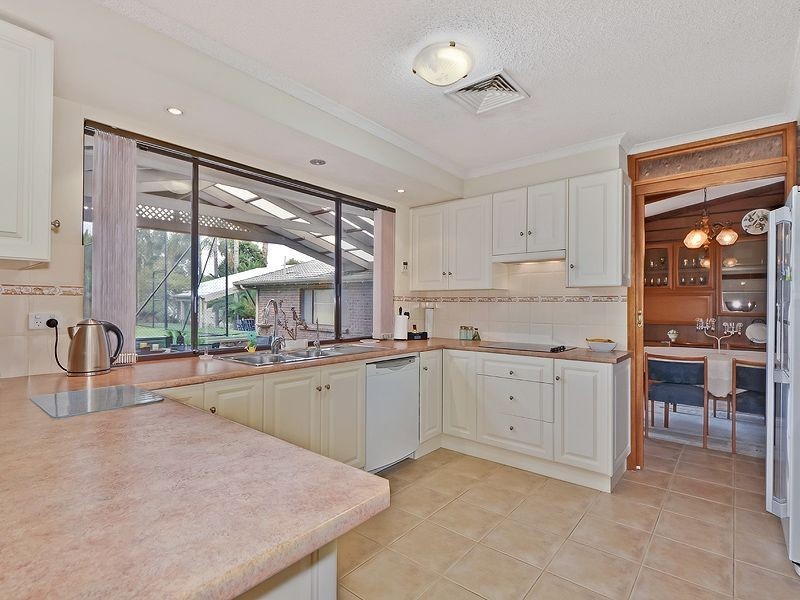 11 Seville Ave, Gulfview Heights SA 5096