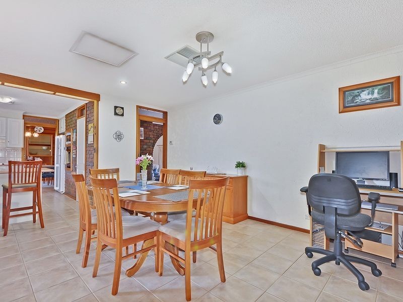 11 Seville Ave, Gulfview Heights SA 5096