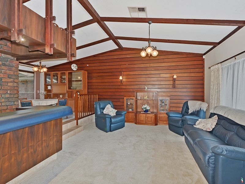 11 Seville Ave, Gulfview Heights SA 5096