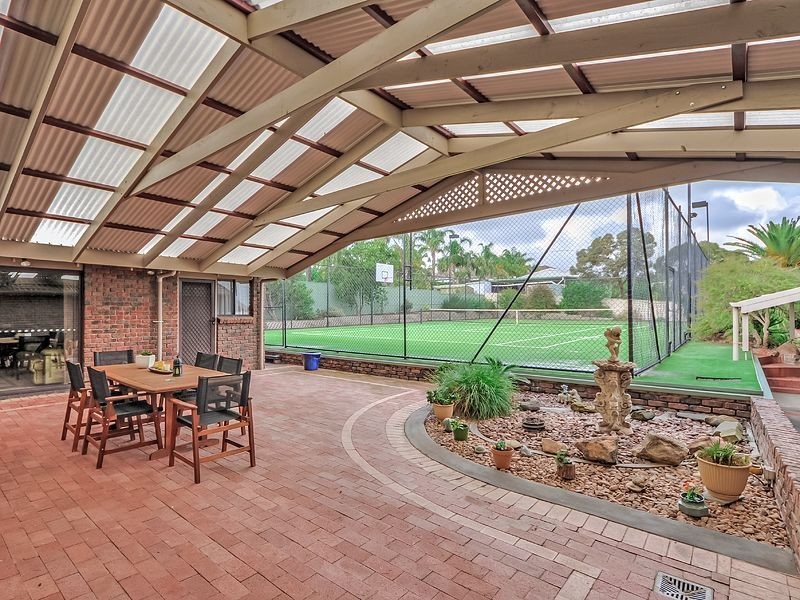 11 Seville Ave, Gulfview Heights SA 5096