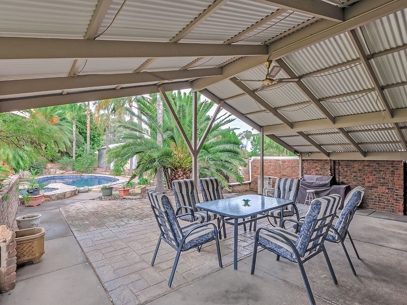 11 Seville Ave, Gulfview Heights SA 5096