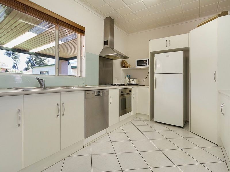 29 Filmer Ave, Para Hills SA 5096