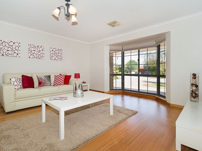 1 Neuville Court, Wynn Vale SA 5127