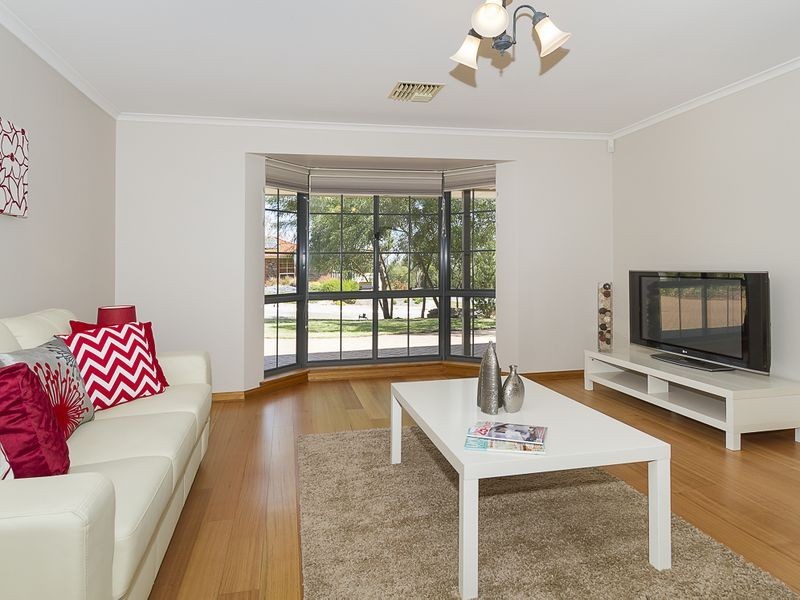 1 Neuville Court, Wynn Vale SA 5127