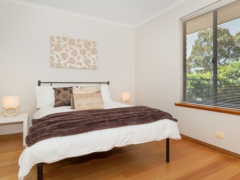 1 Neuville Court, Wynn Vale SA 5127