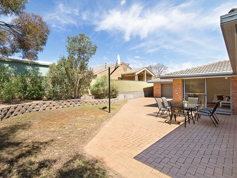 1 Neuville Court, Wynn Vale SA 5127