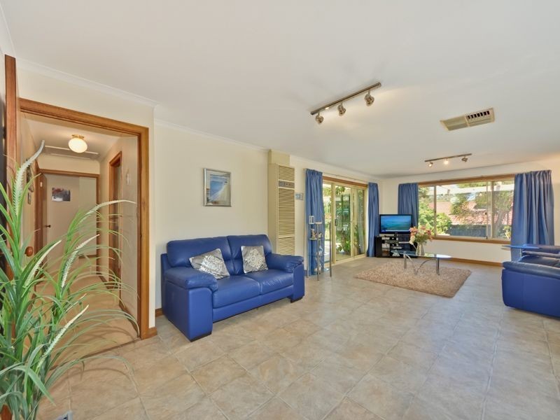 21 De Pledge Court, Wynn Vale SA 5127