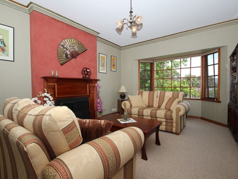 16 Kinnaird Cres, Highbury SA 5089