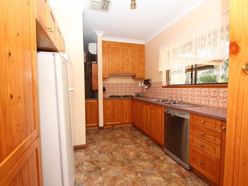 16 Kinnaird Cres, Highbury SA 5089