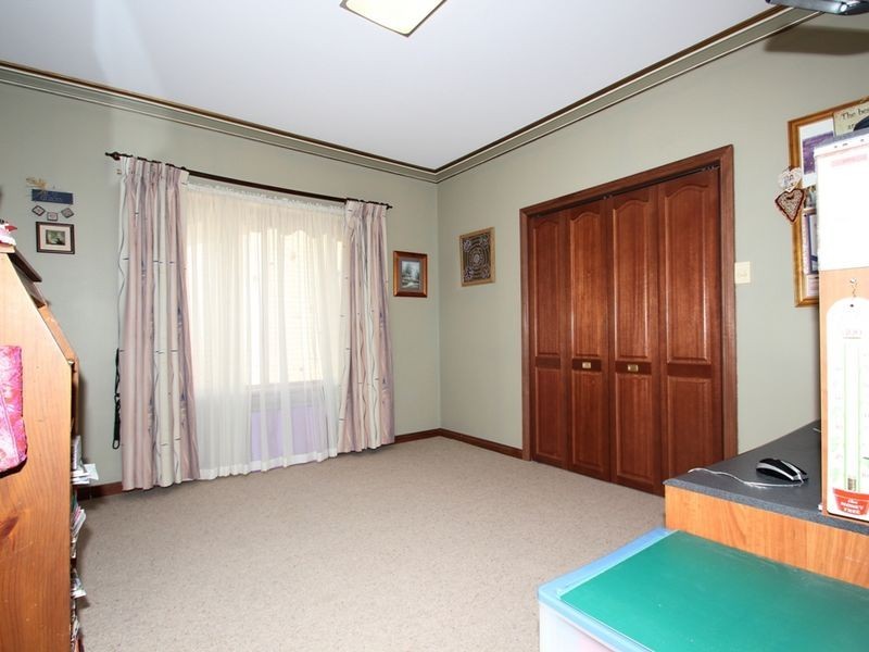 16 Kinnaird Cres, Highbury SA 5089