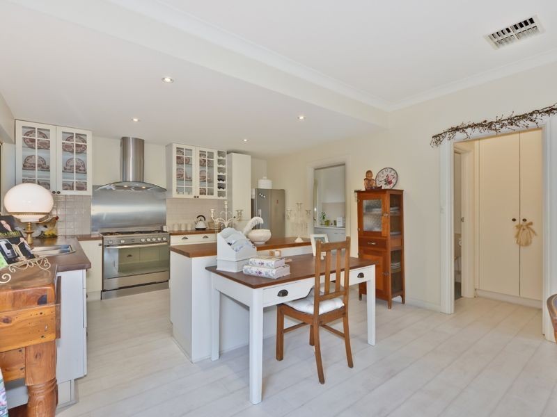 38 Reuben Richardson Rd, Greenwith SA 5125