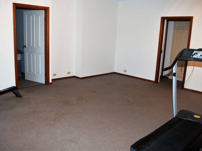 9 Chamberlain Court, Greenwith SA 5125