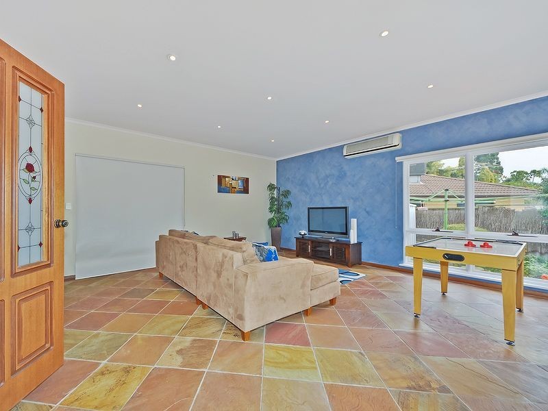 2 Grevillea Drive, Banksia Park SA 5091