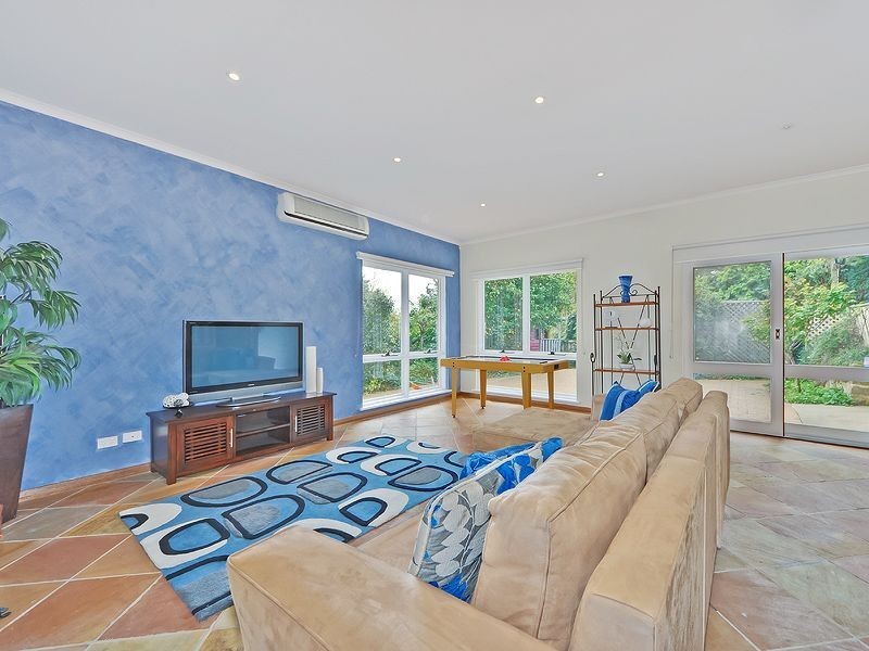 2 Grevillea Drive, Banksia Park SA 5091
