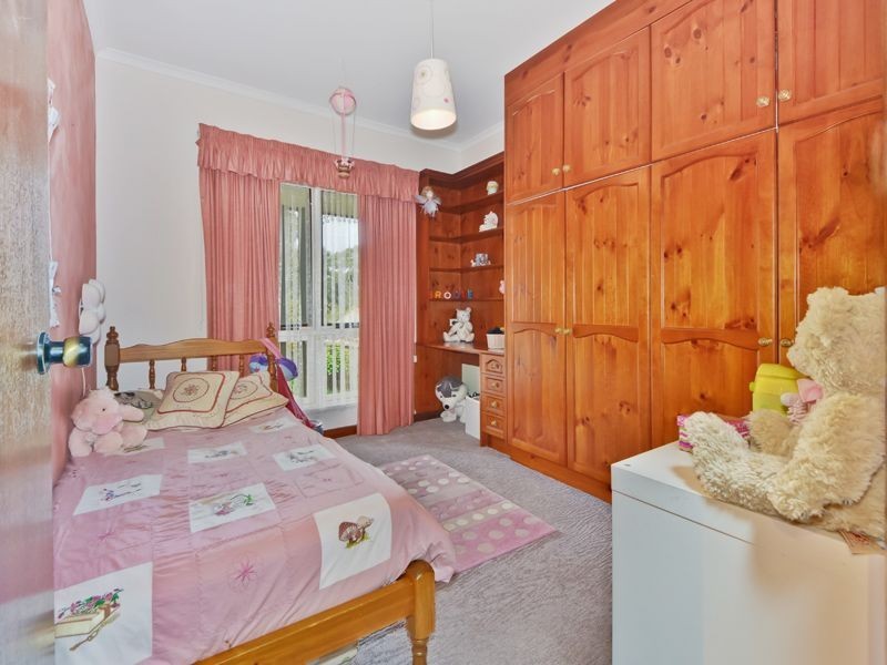 2 Grevillea Drive, Banksia Park SA 5091