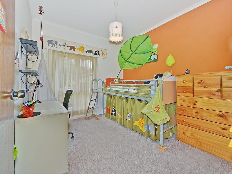 2 Grevillea Drive, Banksia Park SA 5091
