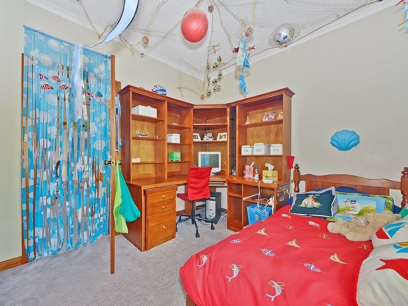 2 Grevillea Drive, Banksia Park SA 5091