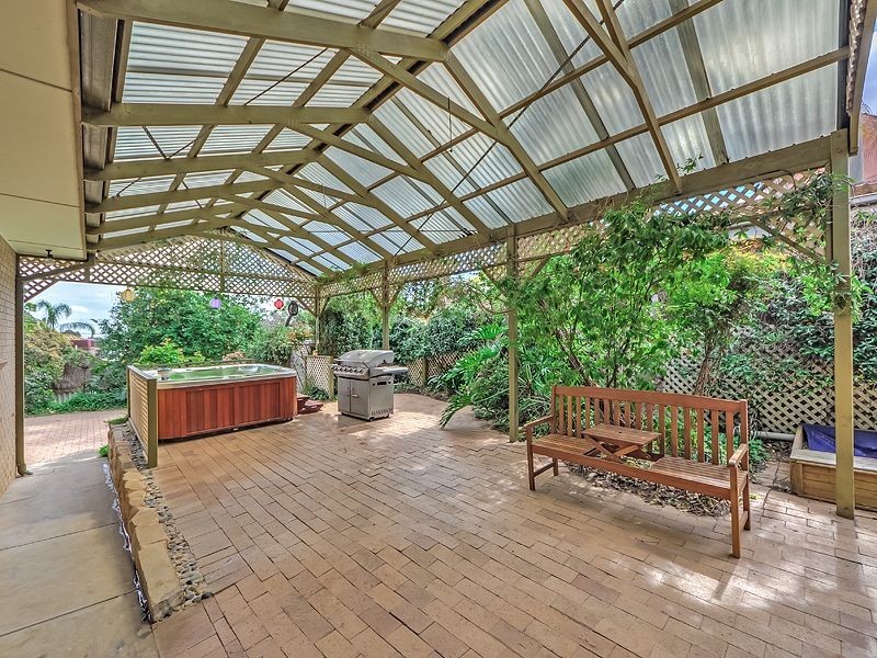 2 Grevillea Drive, Banksia Park SA 5091