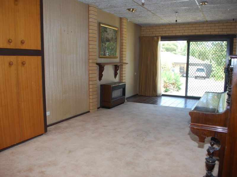 11 Greenwood Drive, St Agnes SA 5097