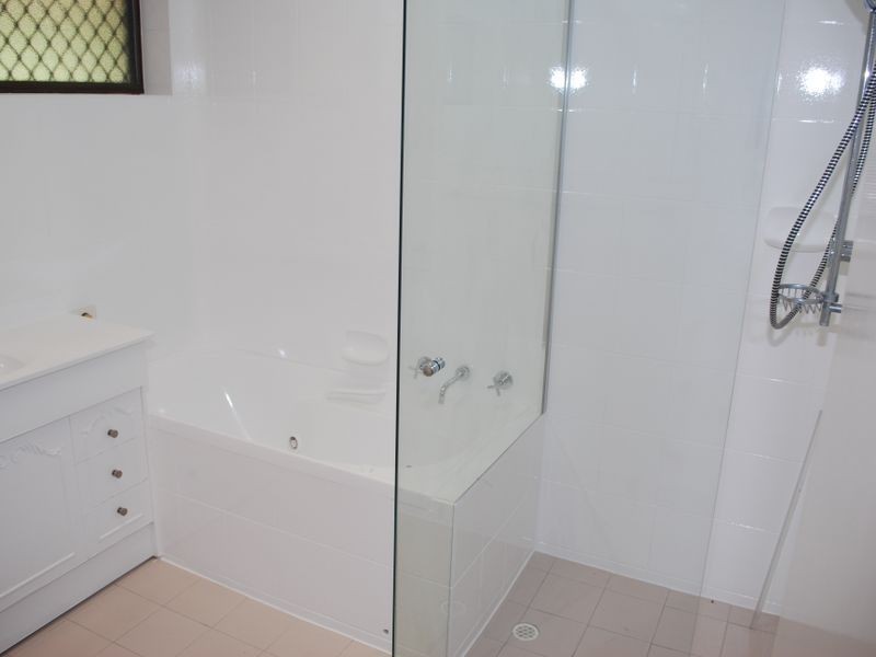 11 Greenwood Drive, St Agnes SA 5097