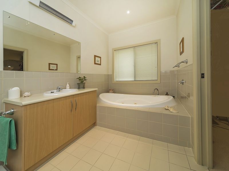 38 Beaufort Ave, Golden Grove SA 5125