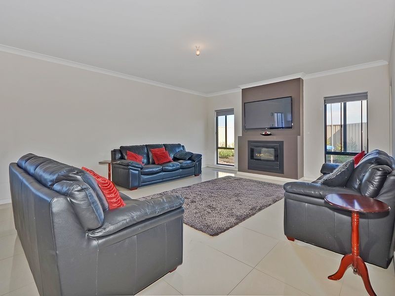 1 Barrow Road, Golden Grove SA 5125