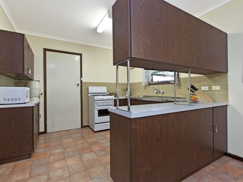 4 Andrew Ave, Salisbury East SA 5109