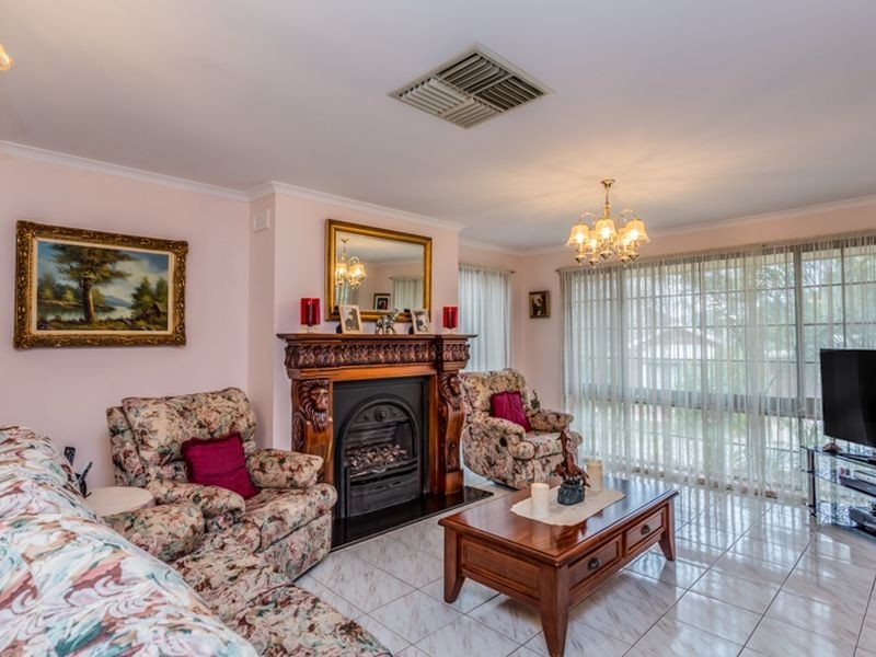 33 Baldwin Court, Wynn Vale SA 5127