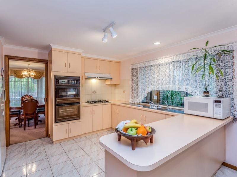 33 Baldwin Court, Wynn Vale SA 5127