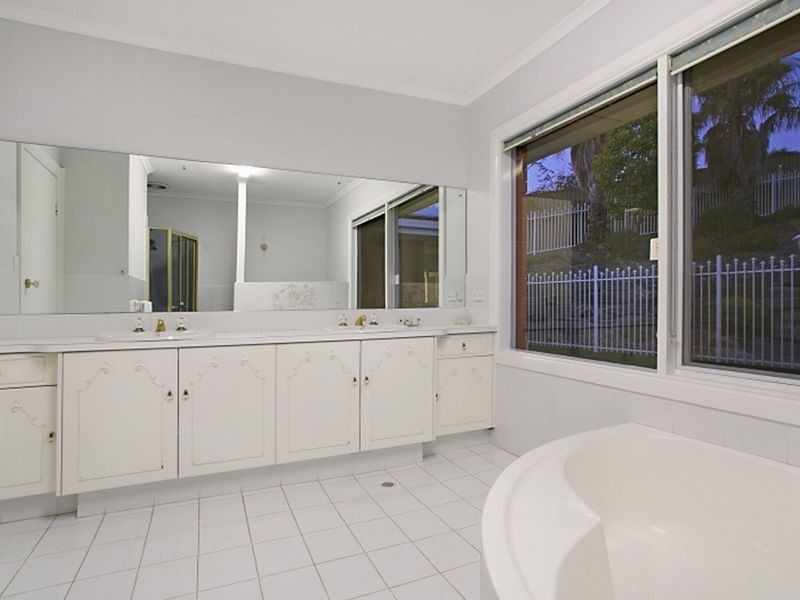 60 Coomurra Drive, Salisbury Heights SA 5109