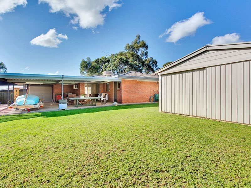 24 Coachhouse Drive, Gulfview Heights SA 5096