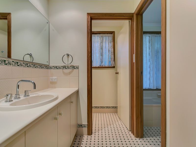 12 Gilchrist Close, Greenwith SA 5125