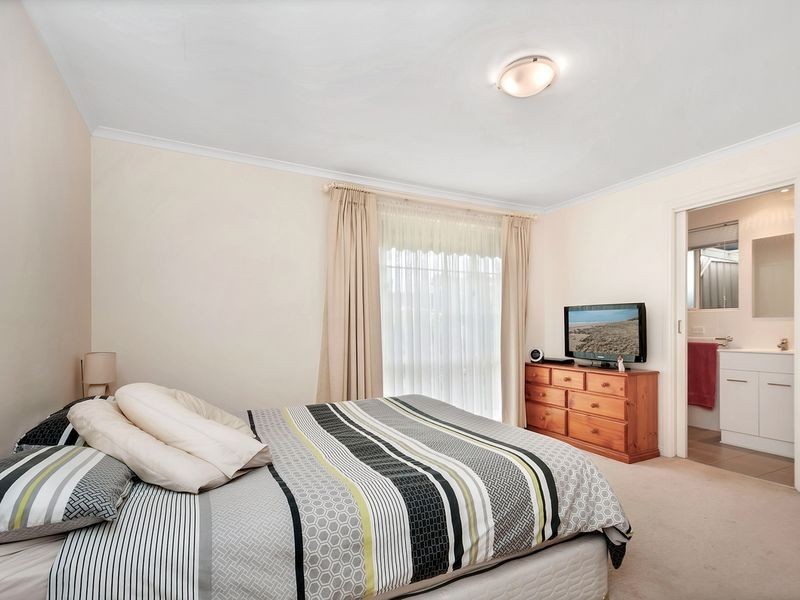 17 Lark Court, Wynn Vale SA 5127