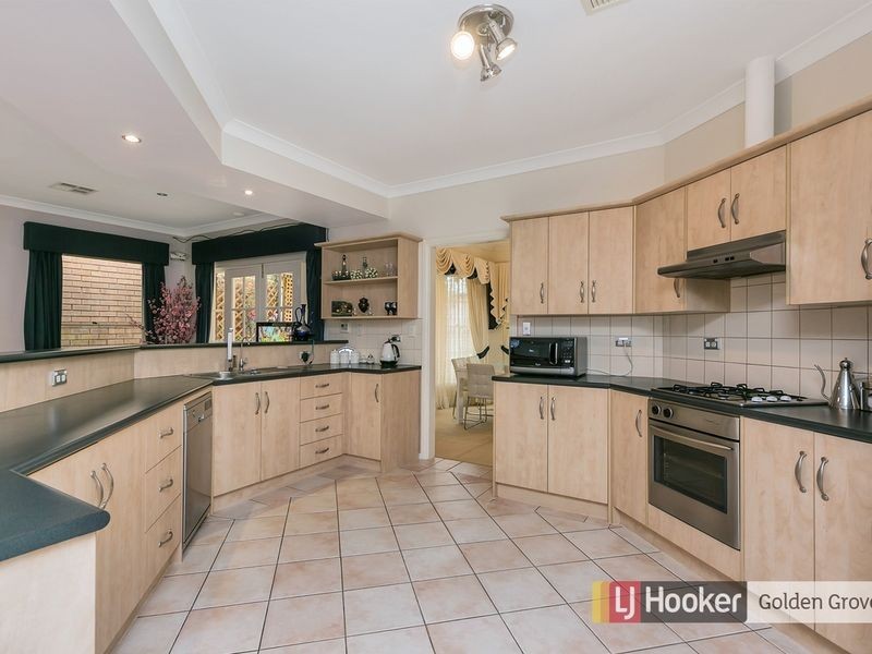 9 Lake Maurice Place, Greenwith SA 5125