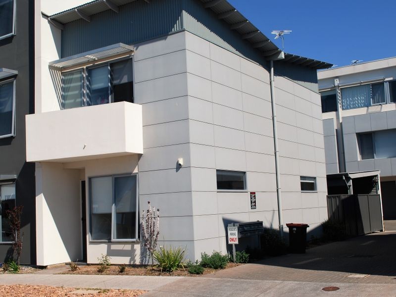 8/ 7 – 17 St Kitts Place, Mawson Lakes SA 5095