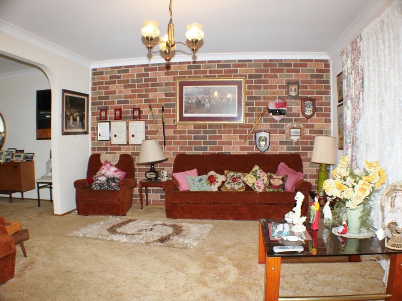 10 Parklands Ave, Leonay NSW 2750