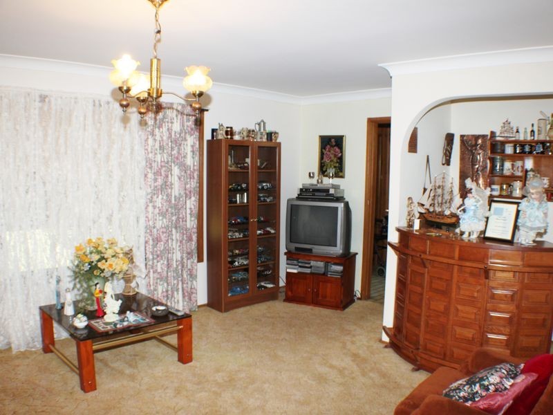 10 Parklands Ave, Leonay NSW 2750