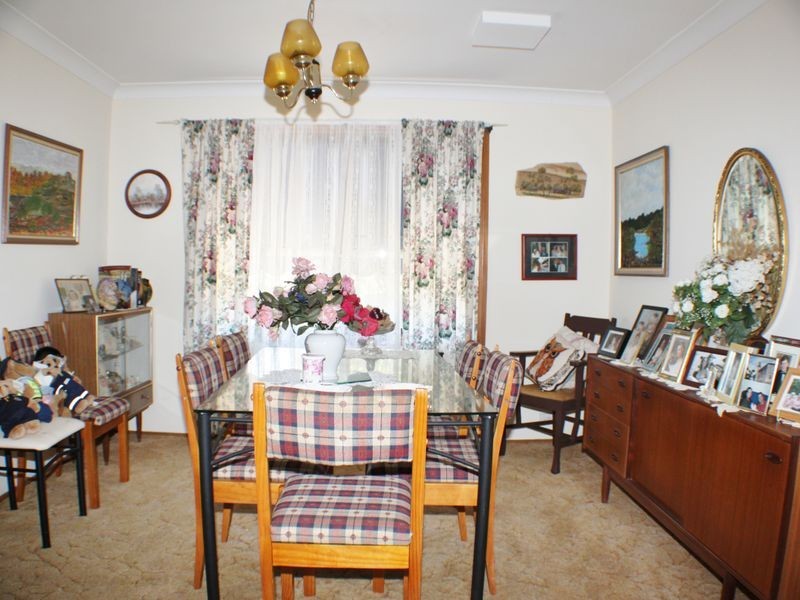 10 Parklands Ave, Leonay NSW 2750