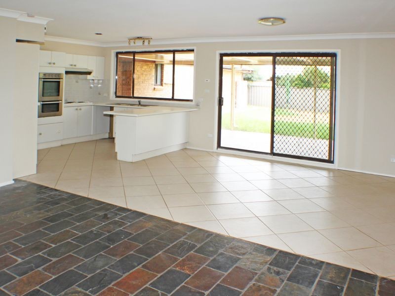 77 Soling Crescent, Cranebrook NSW 2749