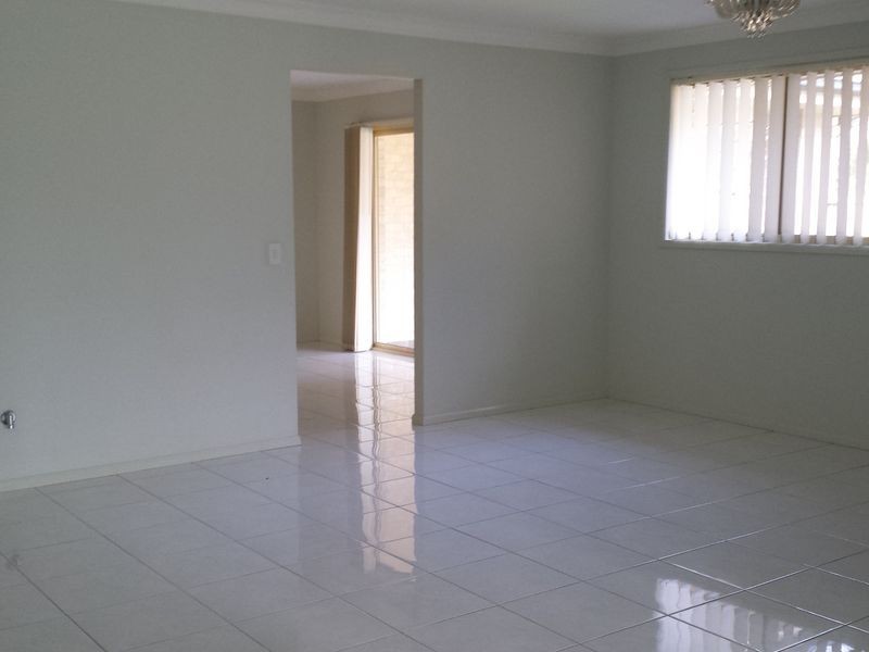 1 The Lakes Drive, Glenmore Park NSW 2745