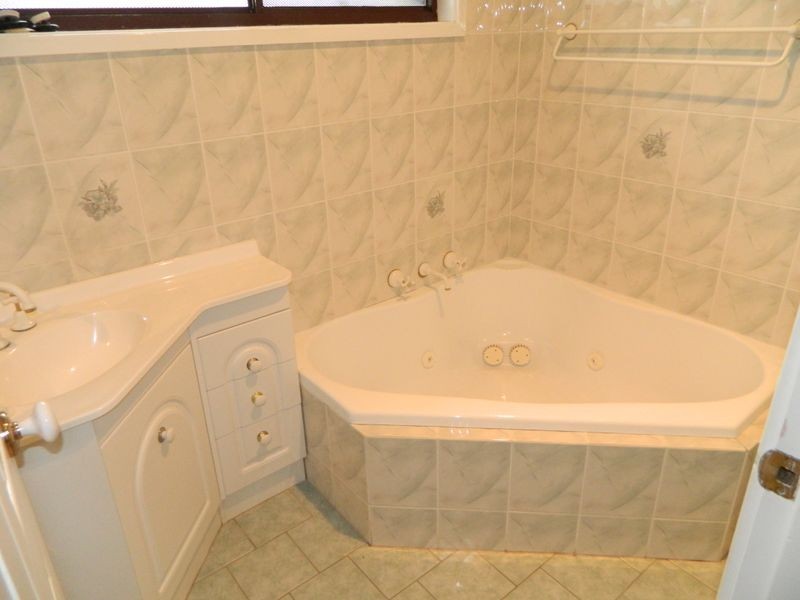 4 Madigan Drive, Werrington County NSW 2747