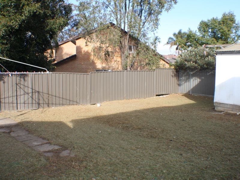 16 Guildford Road, Cambridge Park NSW 2747