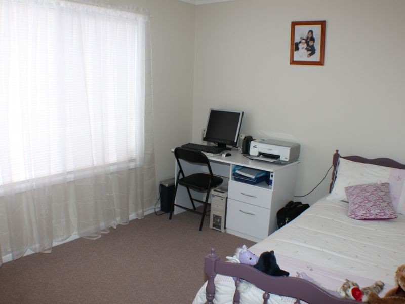 70 Wrench St, Cambridge Park NSW 2747