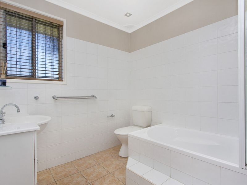 42 Chesterfield Road, South Penrith NSW 2750