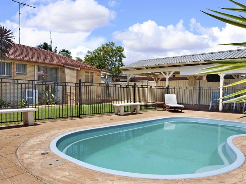 42 Chesterfield Road, South Penrith NSW 2750